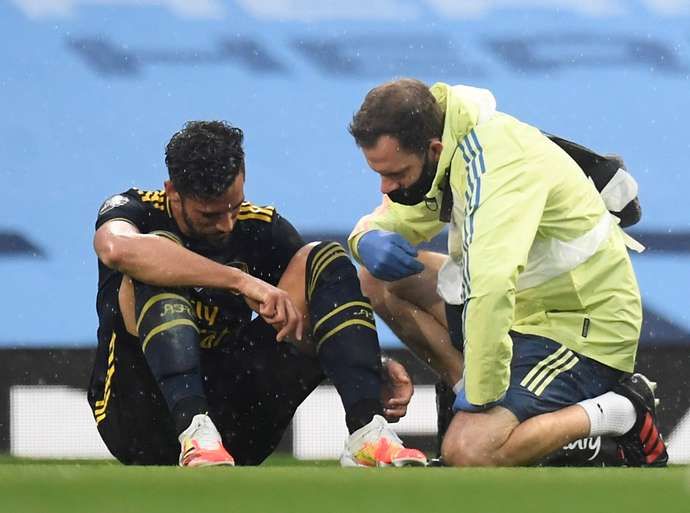 Pablo Mari's injury vs Man City