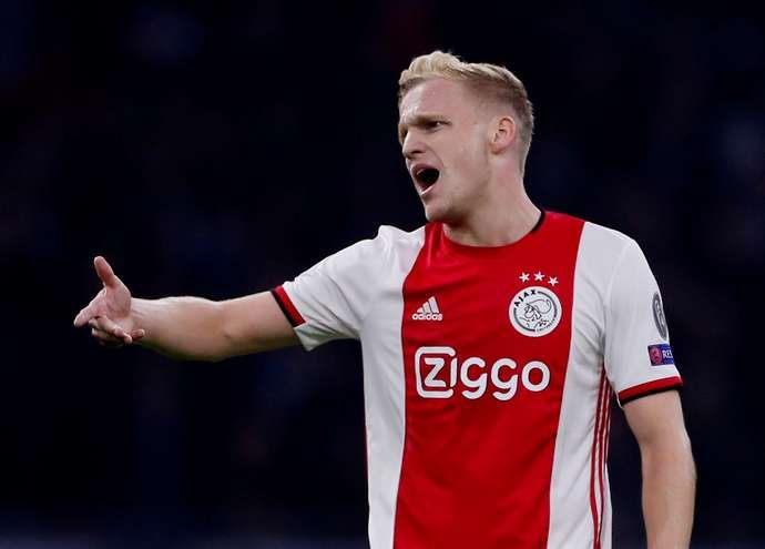Van de Beek would form a solid trio with Pogba and Fernandes