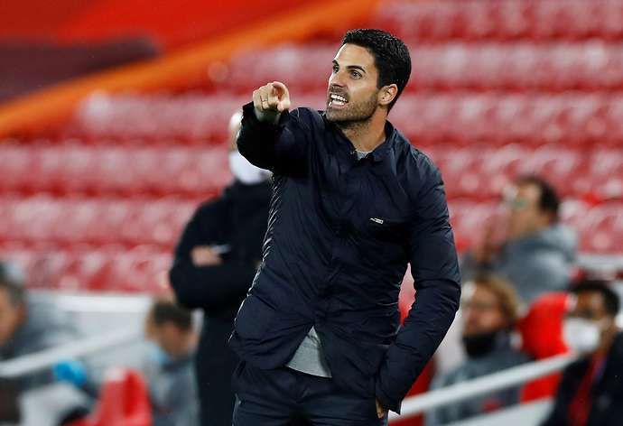 Mikel Arteta issues encouragement from the touchline