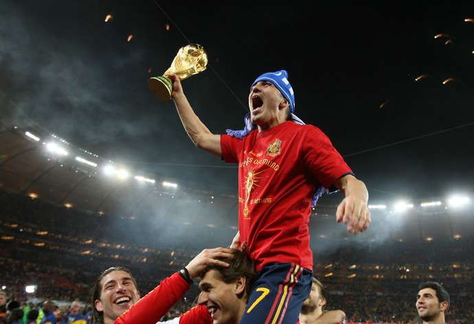 Villa with the 2010 World Cup trophy