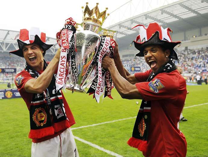 Ronaldo & Nani with the PL trophy