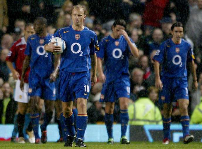 Arsenal players at Old Trafford in 2004