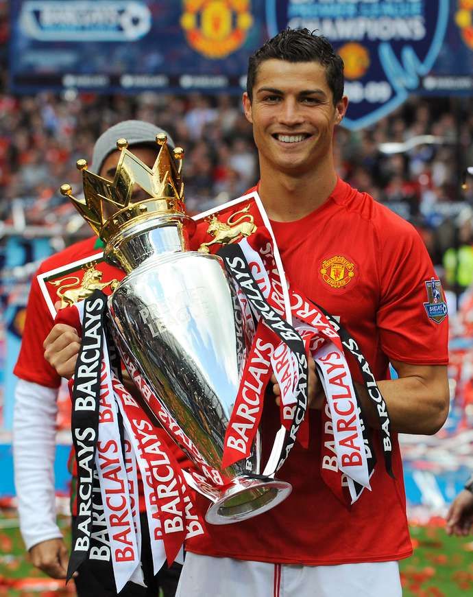 Ronaldo with the PL trophy