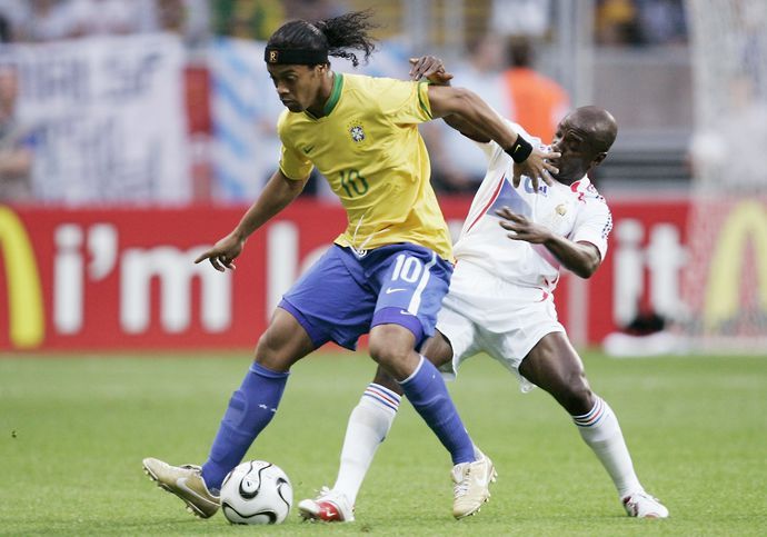 Claude Makelele and Ronaldinho in Brazil vs France