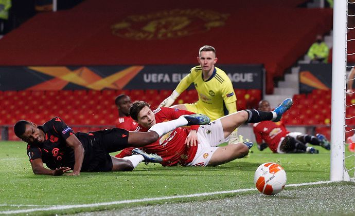 Victor Lindelof in action for Man United vs Real Sociedad