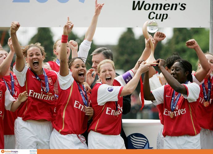 Arsenal Women lift the 2007 UEFA Women's Cup.