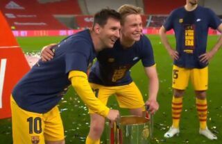 Lionel Messi took pictures with Barca teammates one-by-one