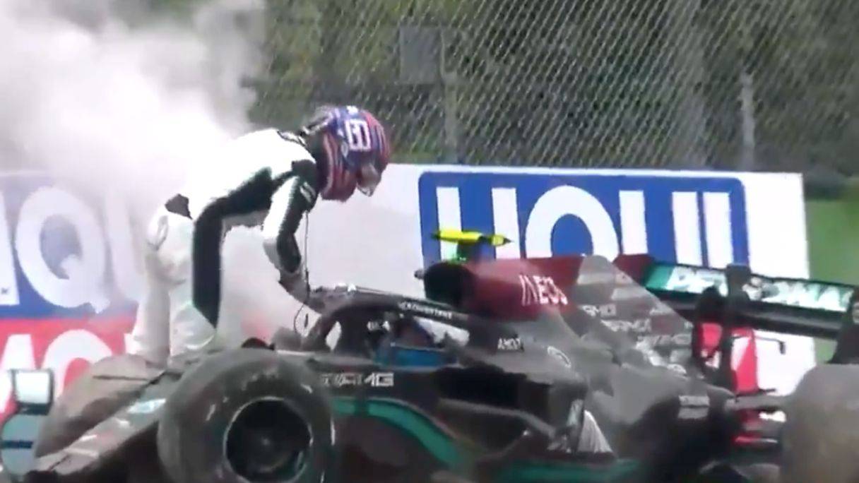 George Russell and Valtteri Bottas crash at Imola