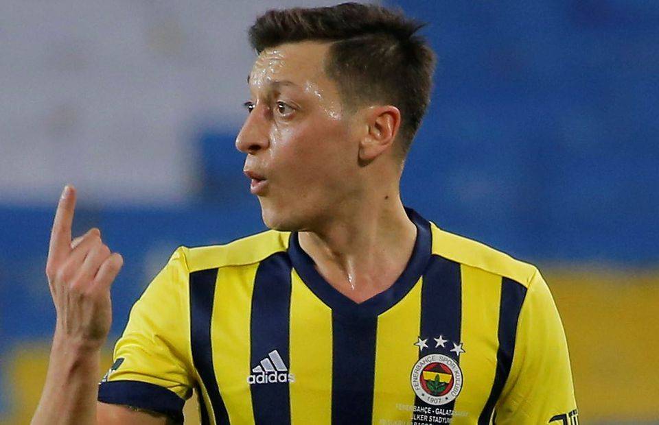 Mesut Ozil in action for Fenerbahce