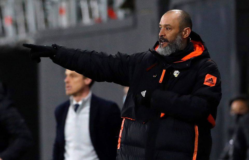 Wolves manager Nuno Espirito Santo instructing his players against Fulham