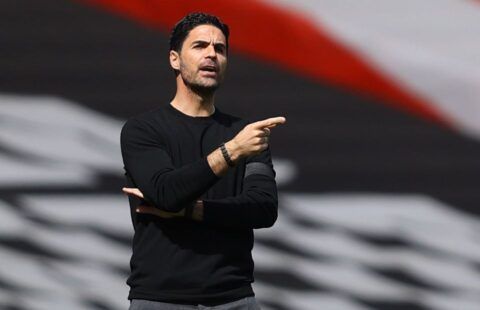 Arsenal manager Mikel Arteta instructing his side against Fulham