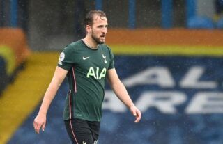 Harry Kane in action for Spurs amid interest from Man United