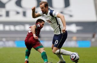 Harry Kane in action for Spurs amid interest from Manchester United