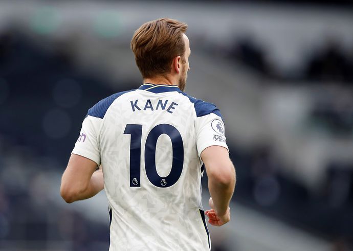 Harry Kane in action for Tottenham vs Aston Villa