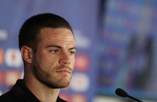 Cagliari midfielder and Leeds target Nahitan Nandez in a press conference