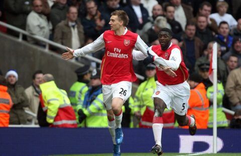 Nicklas Bendtner scores for Arsenal vs Tottenham Hotspur
