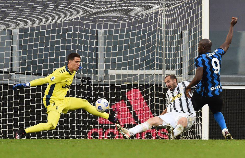 Juventus goalkeeper and Tottenham target Wojciech Szczesny in action