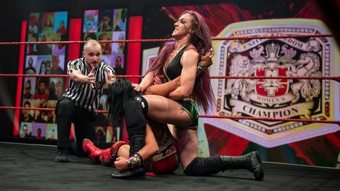 An instant classic women's WWE match
