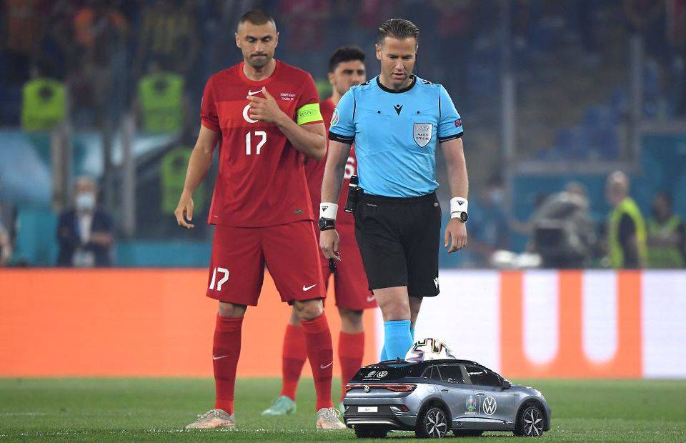 A remote control car genuinely delivered the match ball for Italy vs Turkey