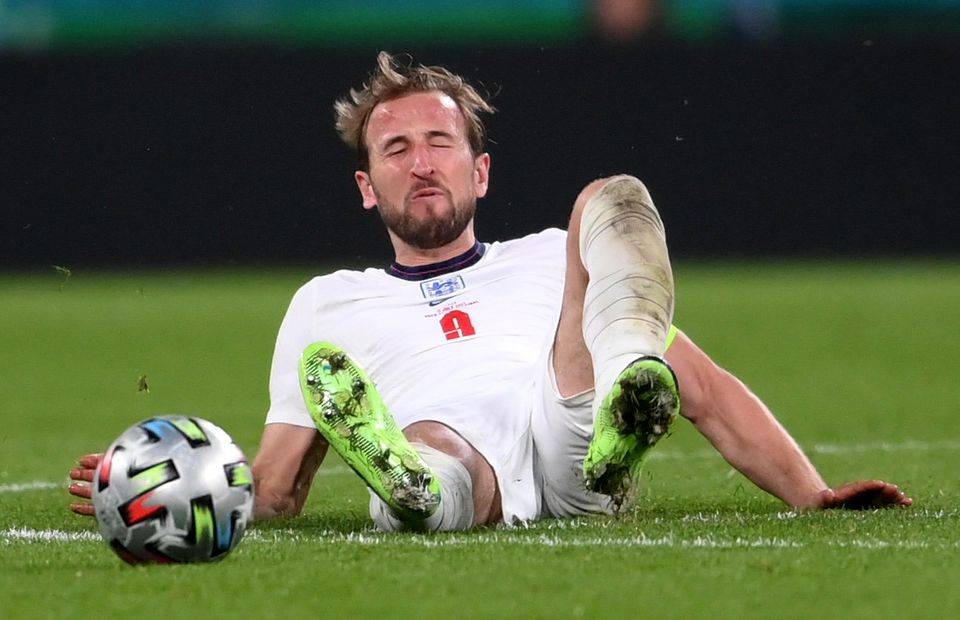 Harry Kane playing for England vs Italy in Euro 2020 final