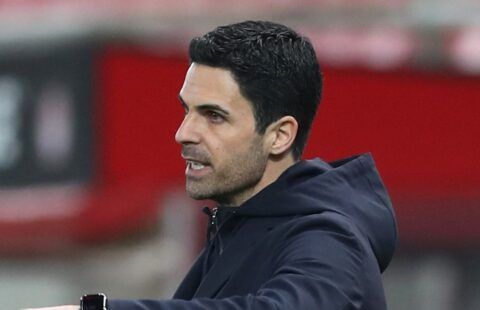 Mikel Arteta on the sidelines for Arsenal amid speculation over Bellerin's future