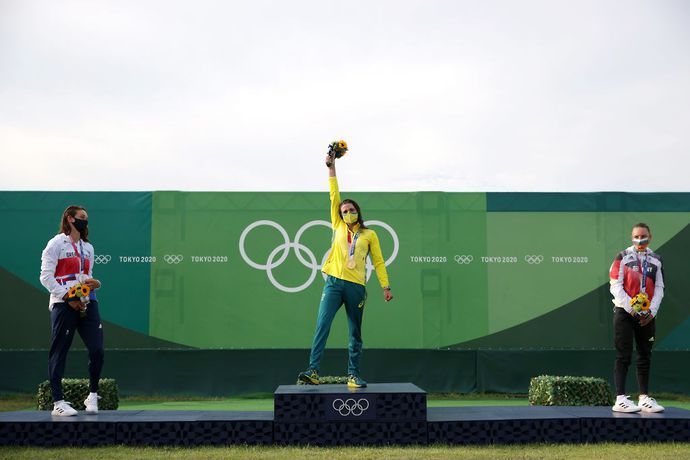 Mallory Franklin collecting silver medal at Tokyo 2020