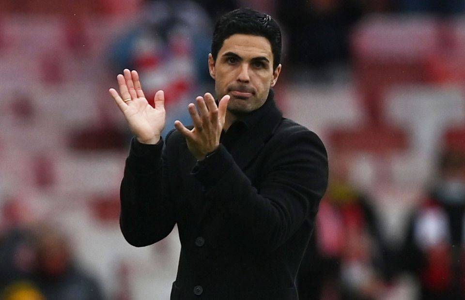 Arsenal manager Mikel Arteta claps supporters