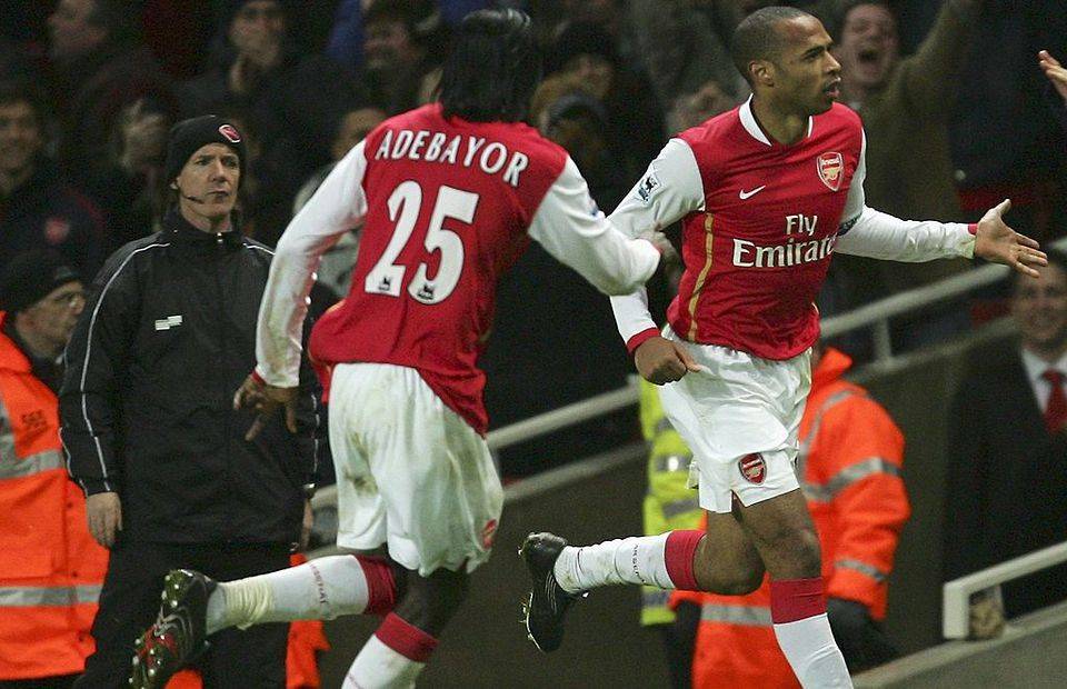 Thierry Henry celebrates for Arsenal vs Man United in 2007