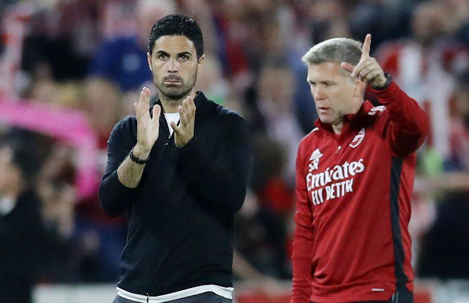 Arsenal manager Mikel Arteta with his assistant