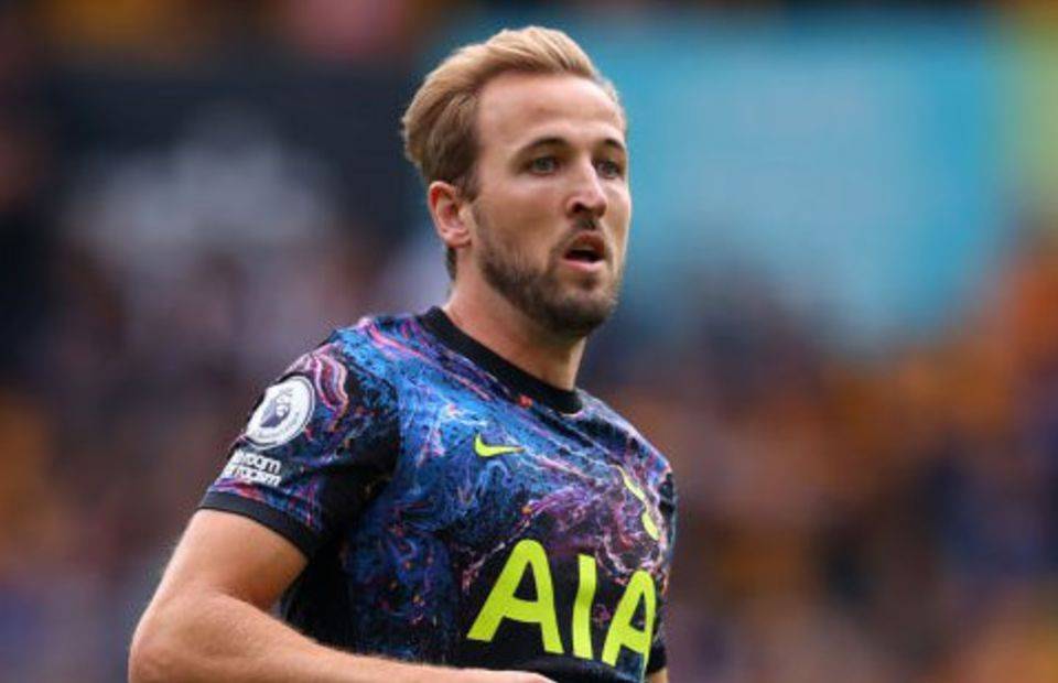 Harry Kane is hoping to become the world's eighth highest-paid player at Spurs