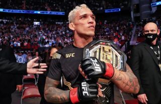 Charles Oliveira is in talks to defend his lightweight title against the in-form Dustin Poirier, ﻿according to reports.