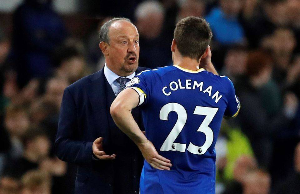 Everton manager Rafael Benitez in conversation with Seamus Coleman