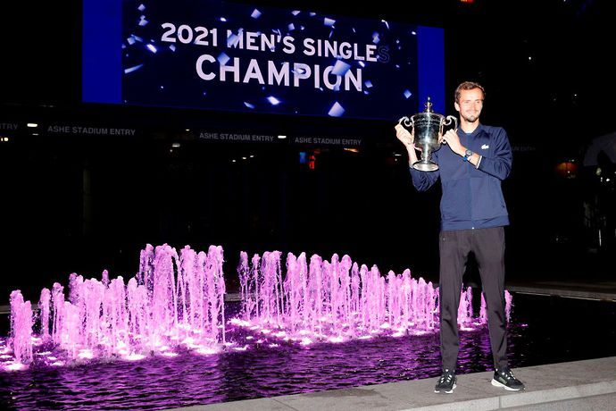 Daniil Medvedev celebrates his US Open 2021 victory