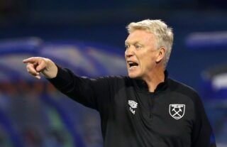 West Ham manager David Moyes giving instructions to his players