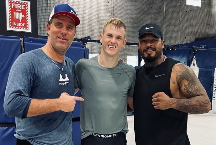 Ian Garry pictured with Henri Hooft and Tyrone Spong