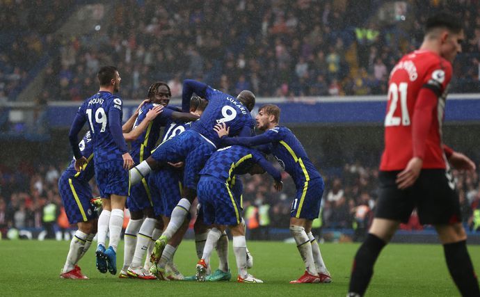 Chelsea players celebrate vs Southampton