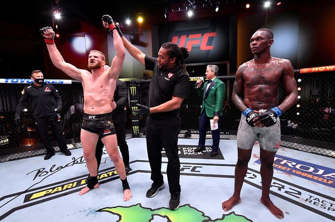 Jan Blachowicz defeated Israel Adesanya by unanimous decision