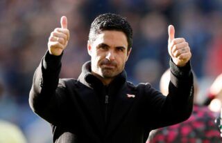 Arsenal manager Mikel Arteta giving the thumbs-up