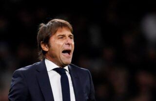 Tottenham manager Antonio Conte shouting at his players
