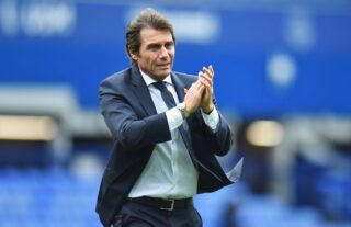 Tottenham manager Antonio Conte clapping the fans