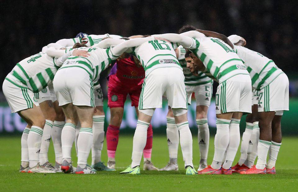 Celtic team huddle before match.jpg
