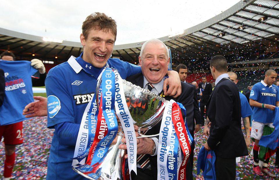 Nikica Jelavic with Walter Smith as Rangers win trophy
