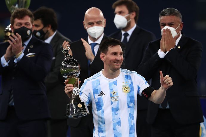 Lionel Messi with the top goalscorer award at Copa America