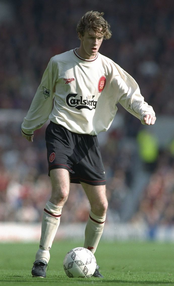 Steve McManaman playing for Liverpool in 1996