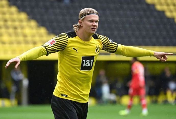 Erling Haaland in action for Borussia Dortmund