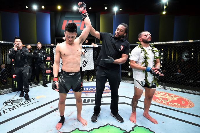 Chan Sung Jung comfortably outclassed Dan Ige