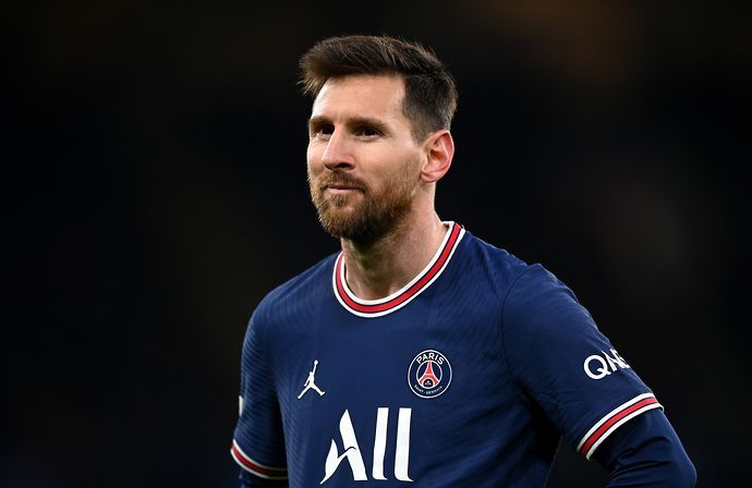 Leo Messi playing for PSG.