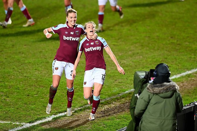 Kate Longhurst celebrates for West Ham