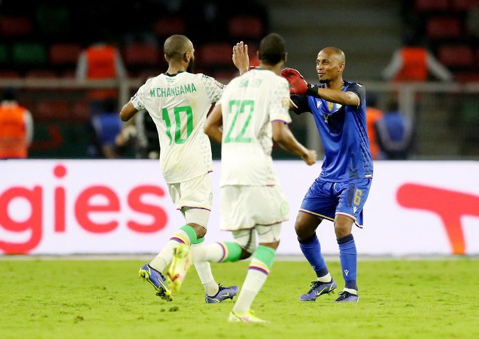 Chaker Alhadhur in action for Comoros vs Cameroon