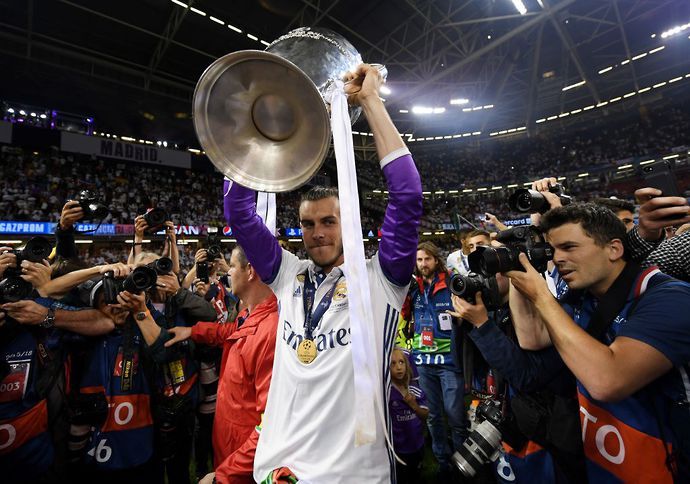 Bale with the CL trophy